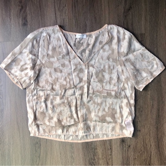 Aritzia Babaton Randy Top Size Medium Nude Metallic Burnout Sheer Cropped Blouse - Picture 1 of 7